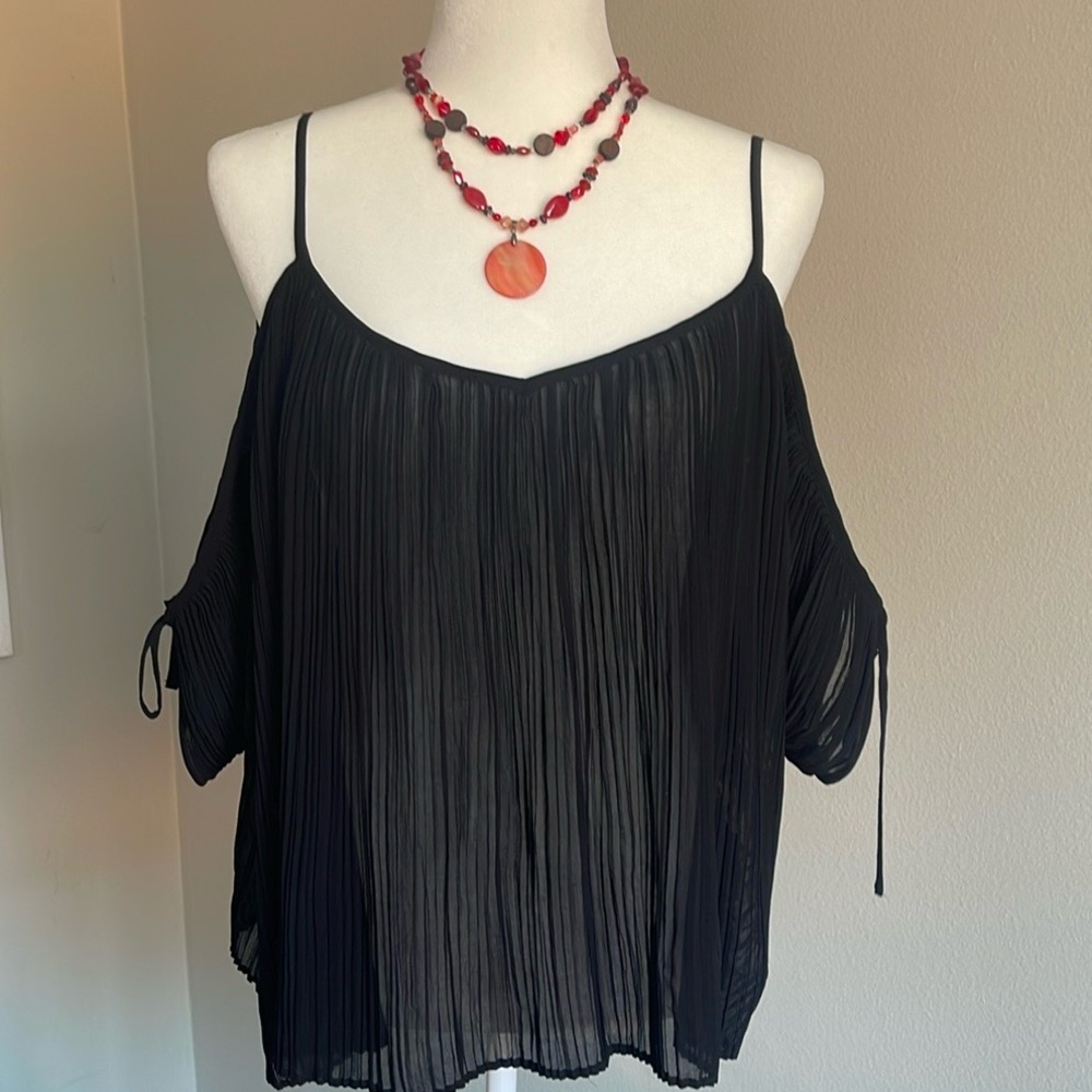 Black Women's Top Size M